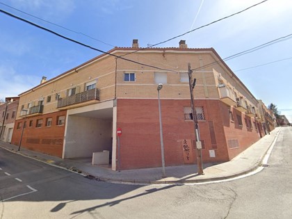 Vivienda dúplex pta 5 y aparcamiento nº 25, en C/ Girona, de Rubí (Barcelona). FR 39368 y 39348/17 RP Rubí 2