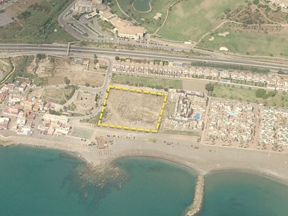 Parcela ubicada en la Unidad de Ejecución en suelo urbano U. E. CD-2 “el Hacho” del PGOU de Manilva, (Málaga). FR 30448 RP Manilva