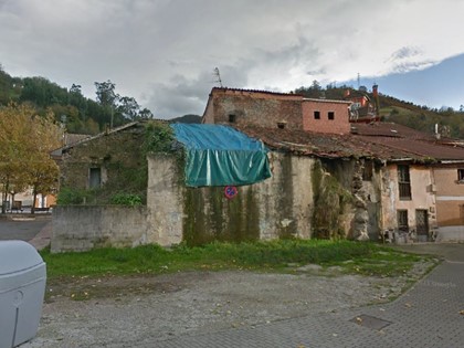 Edificación antigua en Barrio de la Villa 177, de Mieres (Asturias). Finca sin inscribir en el Registro de la Propiedad